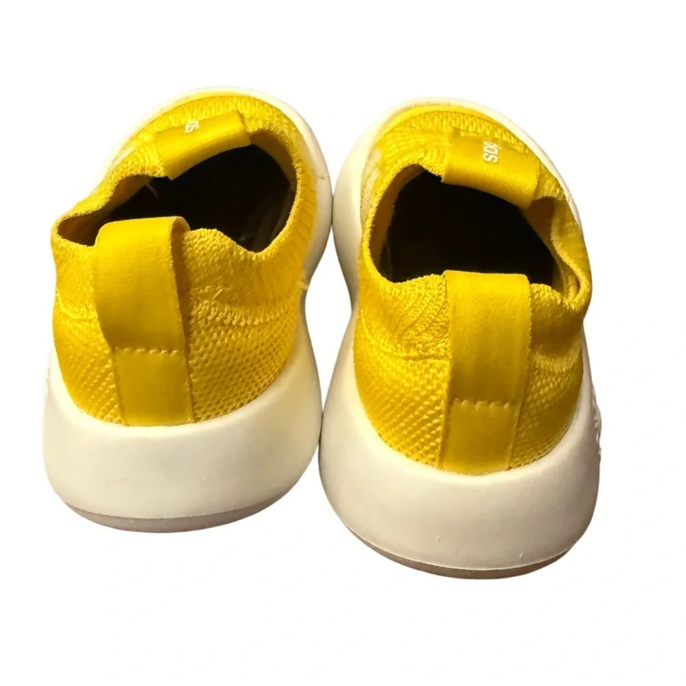 Adidas Bubblecomfy Kids Bright Yellow SneakersSize 8